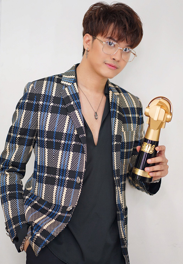 นนท์ ธนนท์  คว้ารางวัล Remake Song Of The Year จาก Joox Thailand Music Awards 2020
